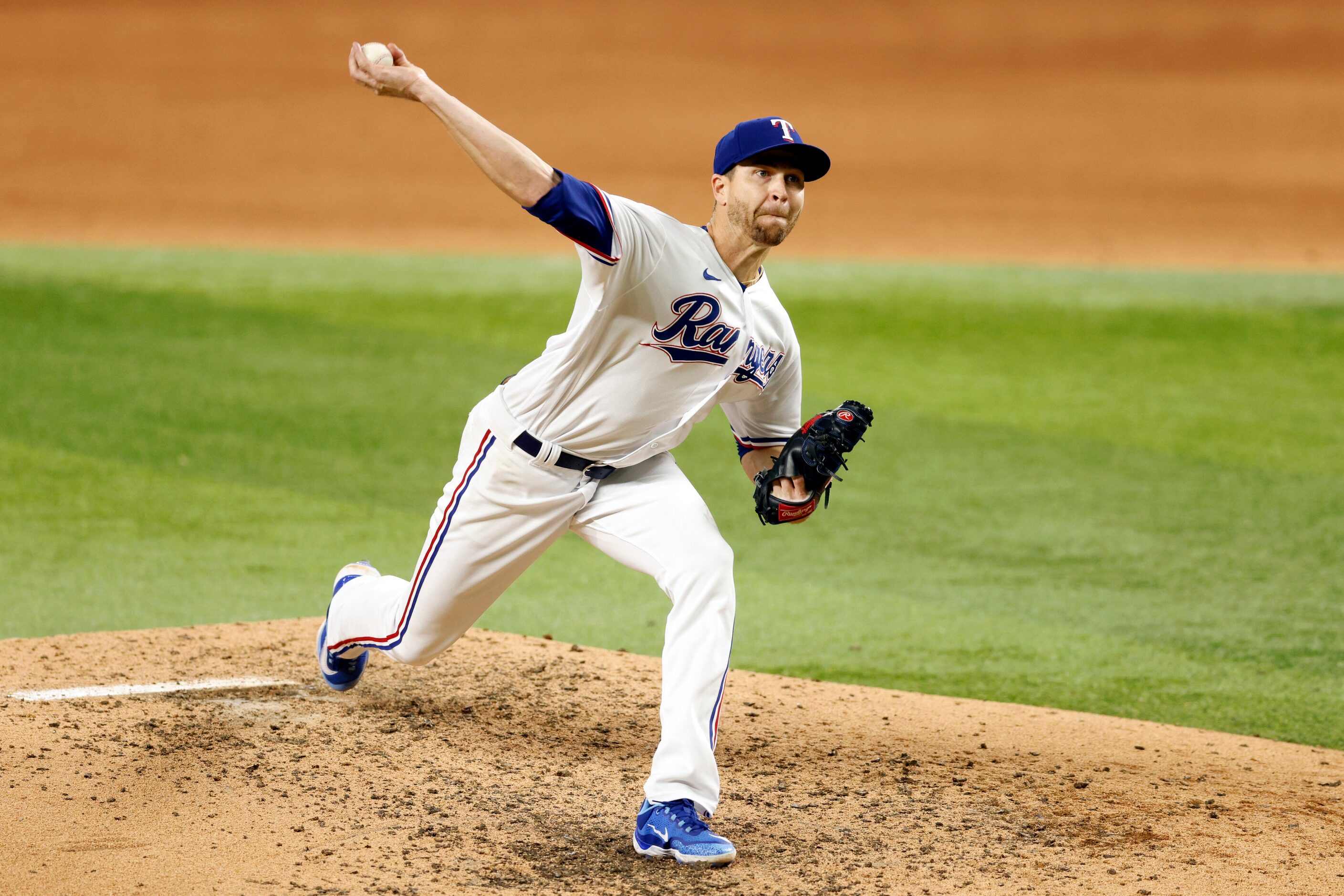 Texas Rangers starting pitcher Jacob deGrom (48) delivers a pitch during the seventh inning...