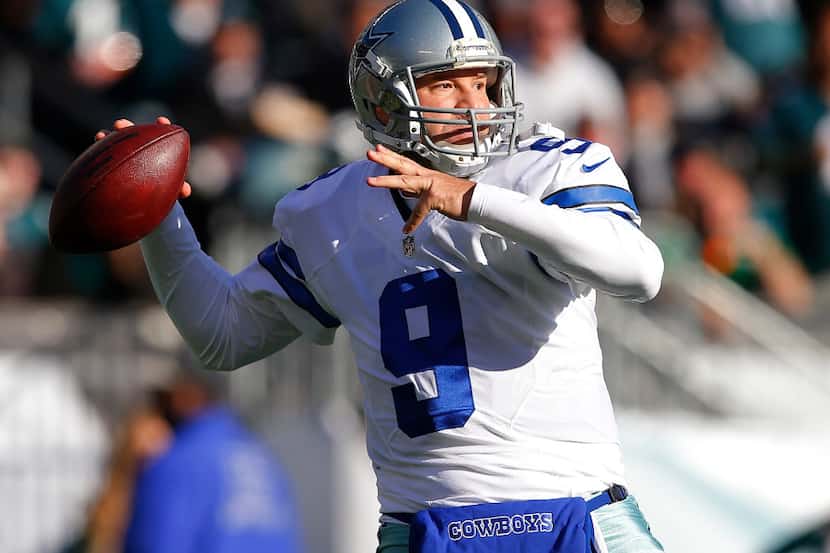 PHILADELPHIA, PA - JANUARY 01: Quarterback Tony Romo #9 of the Dallas Cowboys attempts a...