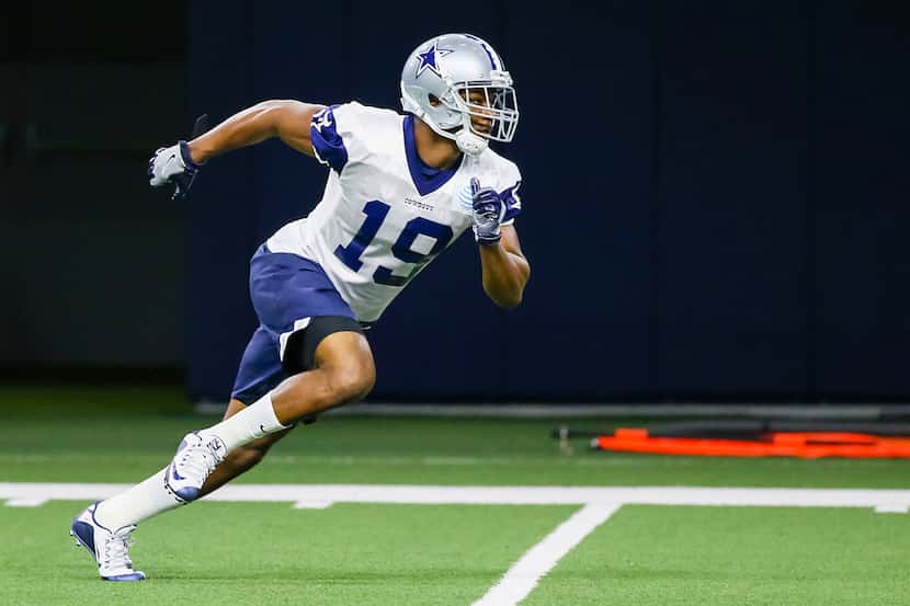Dallas Cowboys receiver Amari Cooper (19) runs a drill during Dallas Cowboys practice at The...