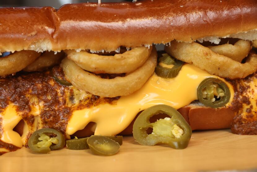 You want a close-up of the Boomstick Burger? Yes, you do.
