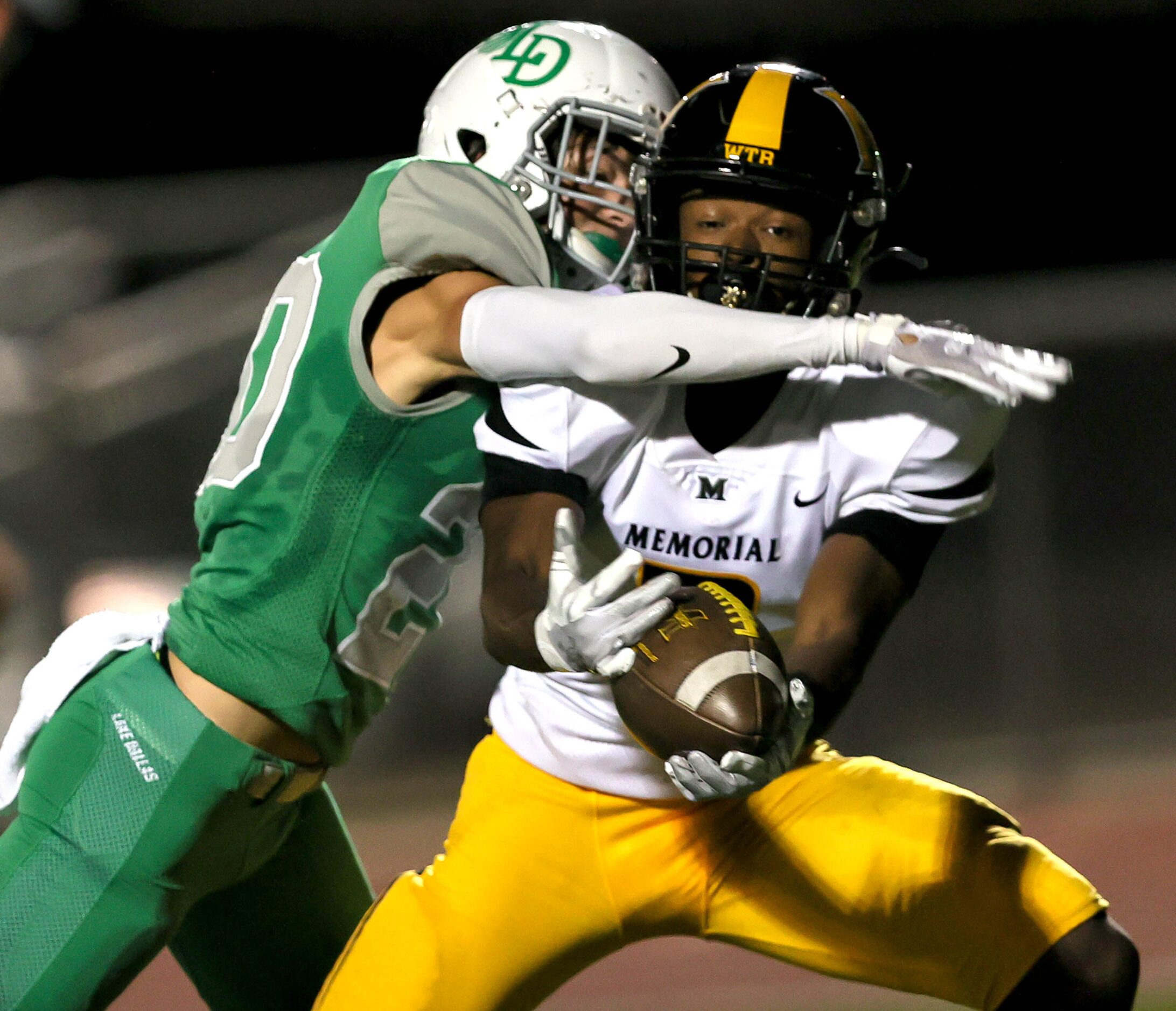 Frisco Memorial wide receiver Michael Lathan (2) can't come up with a reception against Lake...