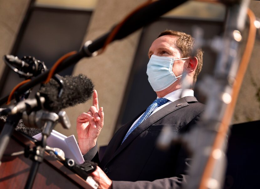 Clay Jenkins fue el principal detractor de Greg Abbott durante la Guerra de las Mascarillas...