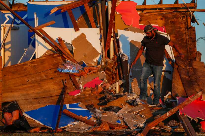 La Primera Iglesia Bautista Mexicana de Dallas fue totalmente destruida por el tornado del...