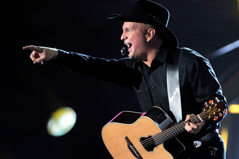 Garth Brooks performs in 2008
