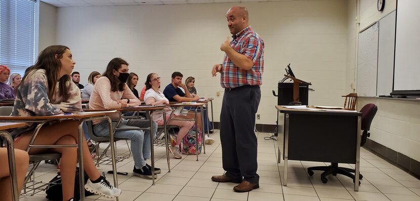 Instructor Brandon Smith discusses using online tools with students in an intermediate...