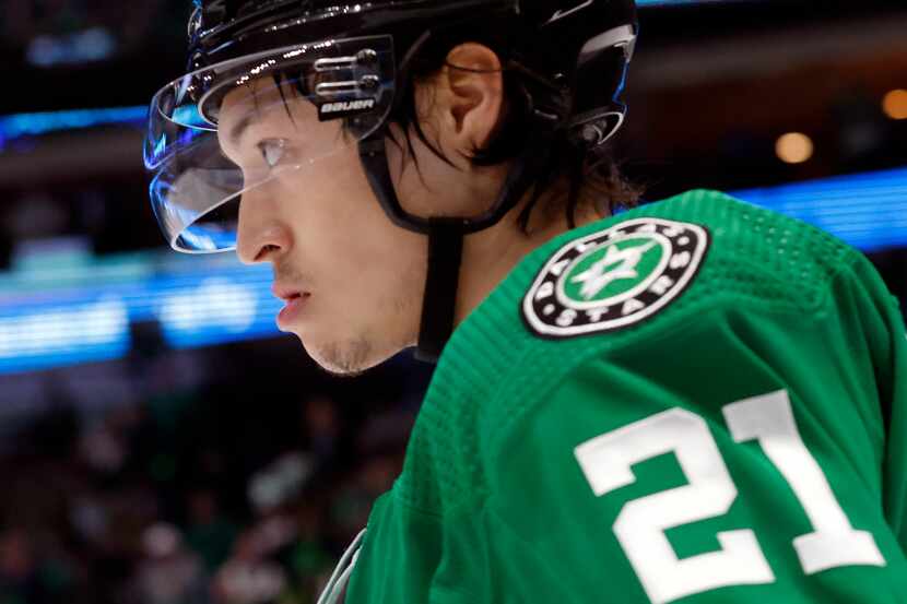Dallas Stars left wing Jason Robertson (21) skates to the bench during the first period in...
