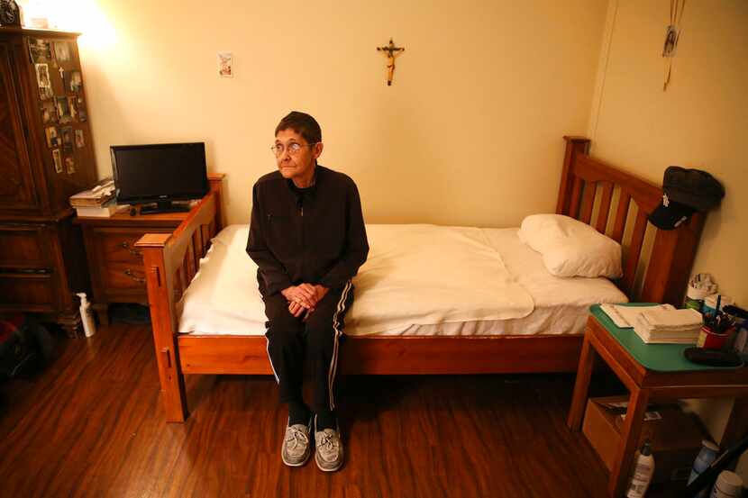 Marsha Wetzel fotografiada en su habitación de una residencia para ancianos en Illinois el...