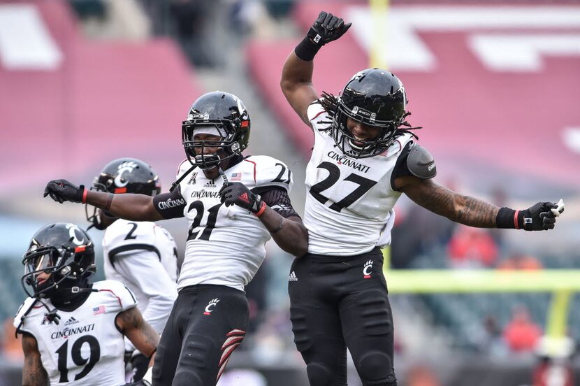 Nov 29, 2014; Philadelphia, PA, USA; Cincinnati Bearcats running back Mike Boone (27)...