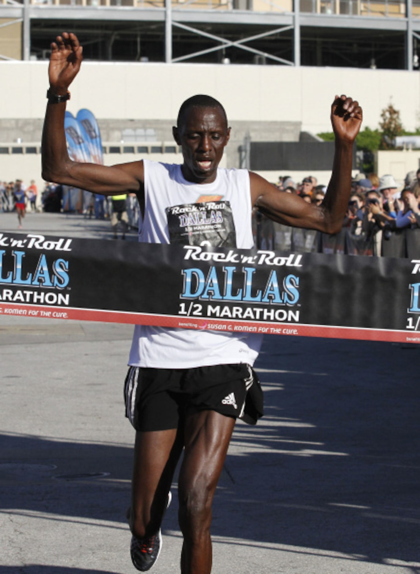 Sammy Kiplagat finishes the Dallas Rock 'N' Roll half marathon with a time of one hour, five...