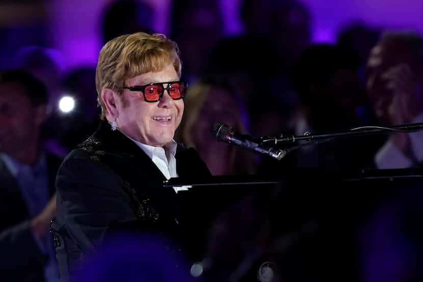Elton John actúa en los jardines de la Casa Blanca, en Washington, el pasado viernes 23 de...