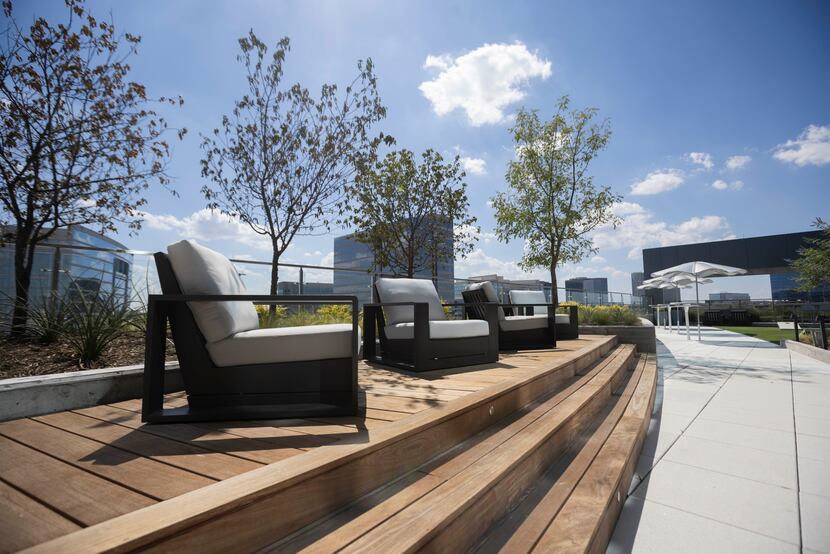 An outdoor seating area located on the sixth floor of the Granite Park  6 tower in Plano.