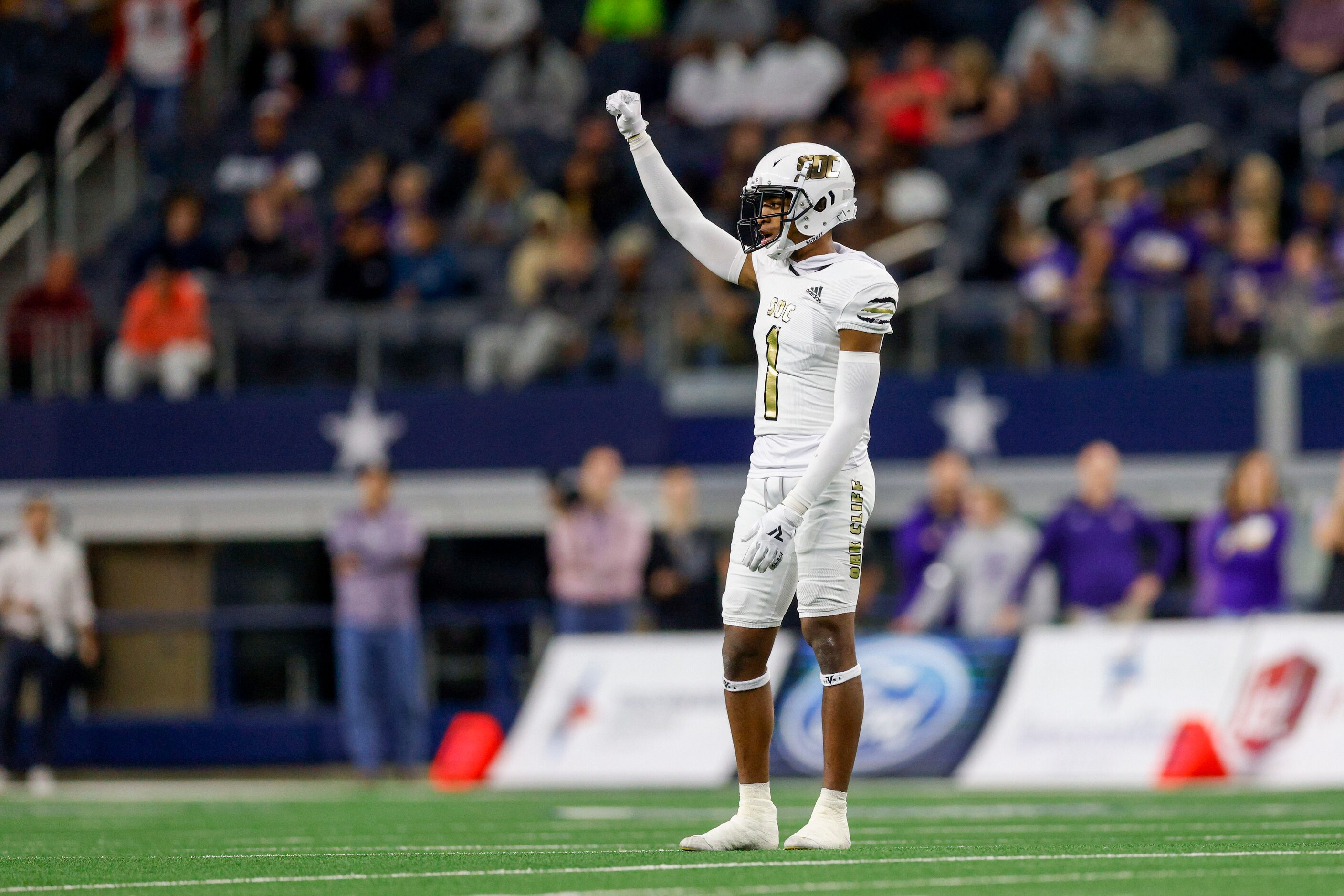 South Oak Cliff defensive back Manny Muhammad (1) celebrates a stop on third down during the...