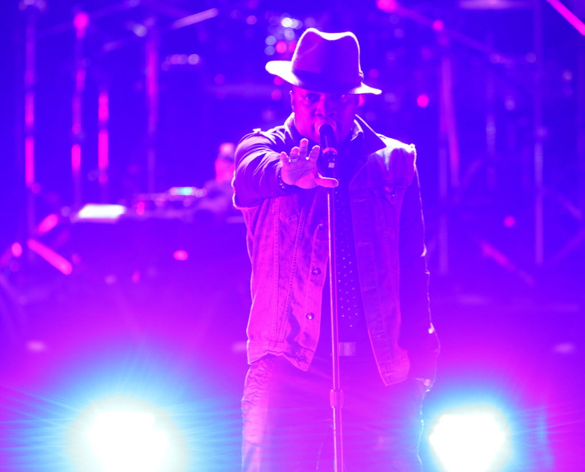 Anthony Hamilton performs at Verizon Theatre on Oct. 3.