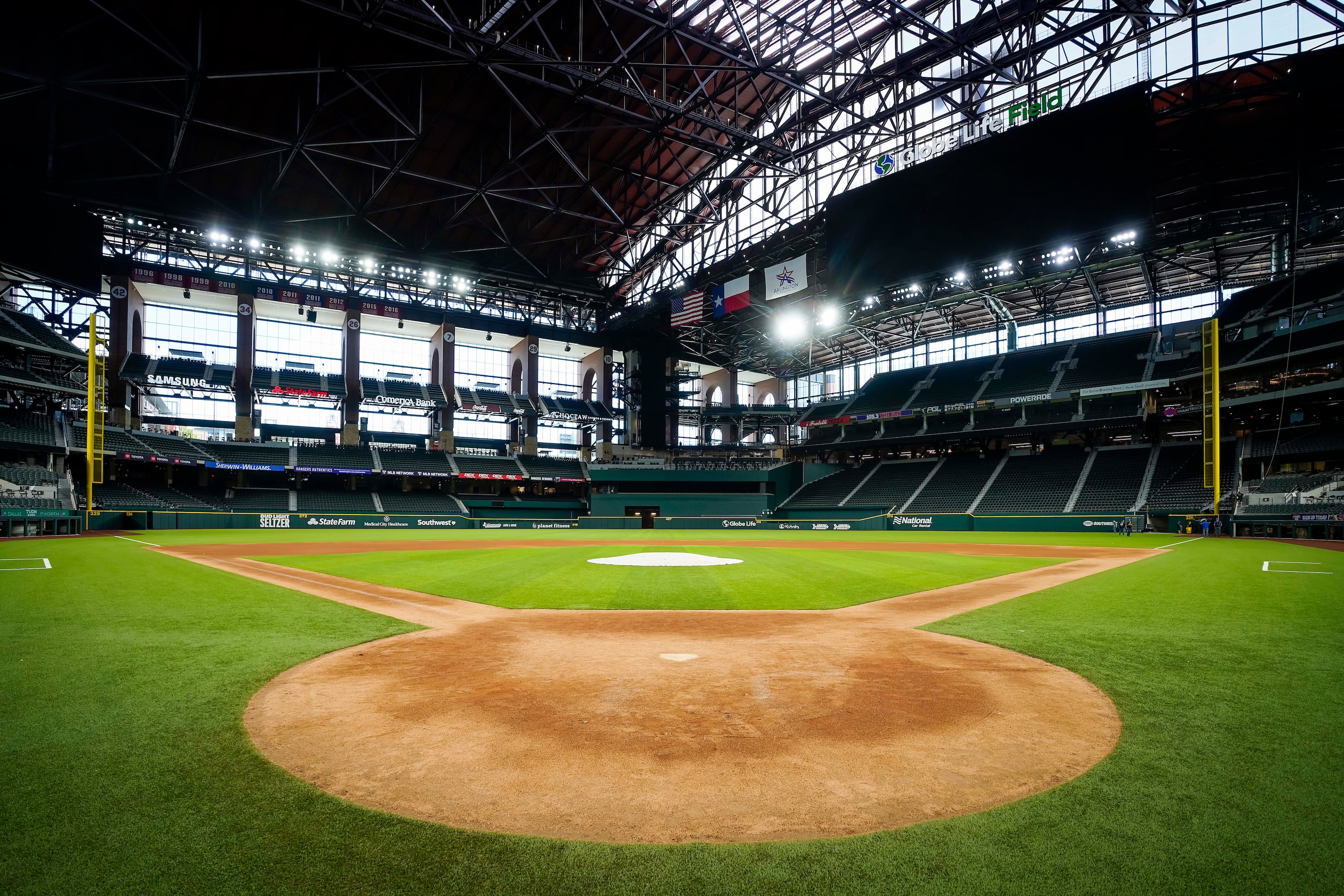 Globe Life Field hosting 2nd annual College Baseball Showdown