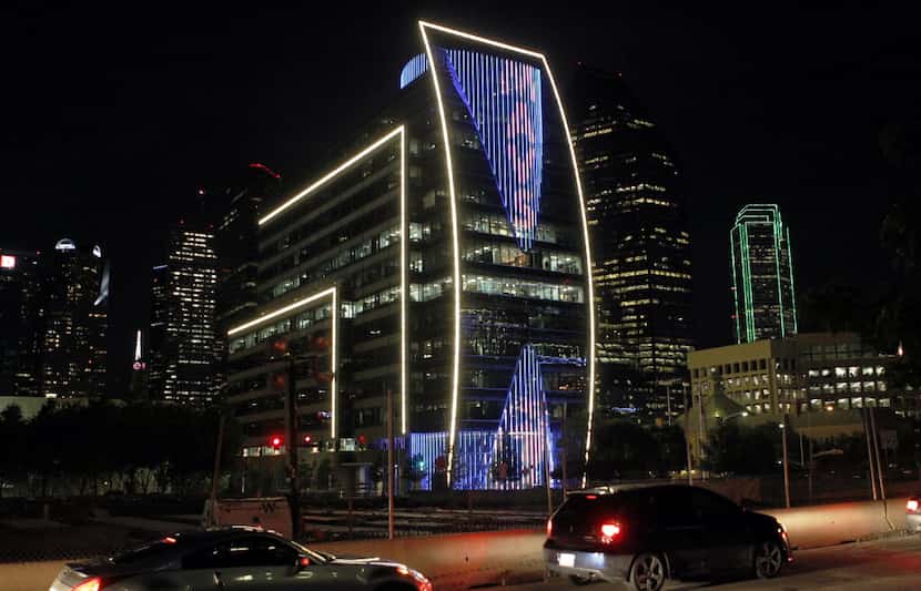Chase bank is moving its downtown Dallas operations into Hunt Consolidated's headquarters...