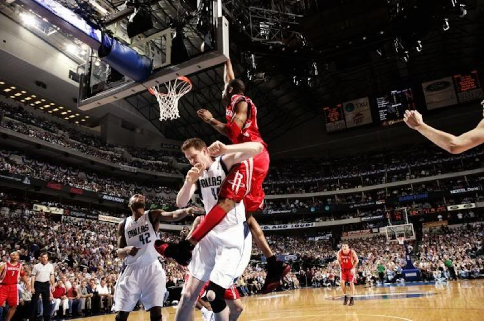 Tracy McGrady announces retirement from NBA