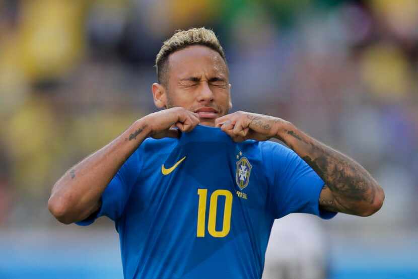 Neymar tuvo varias oportunidades frente al arco que desperdició. Foto AP