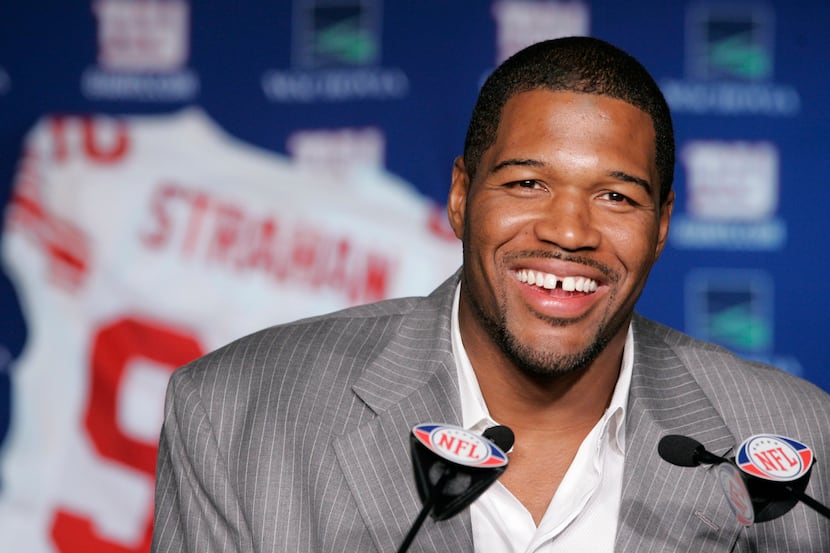Former Giants DE Michael Strahan poked a little fun at the Cowboys on Twitter over the weekend.