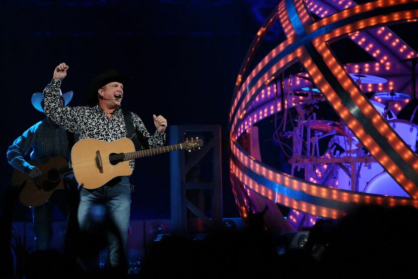 Garth Brooks performs at American Airlines Center in Dallas Thursday September 17, 2015....