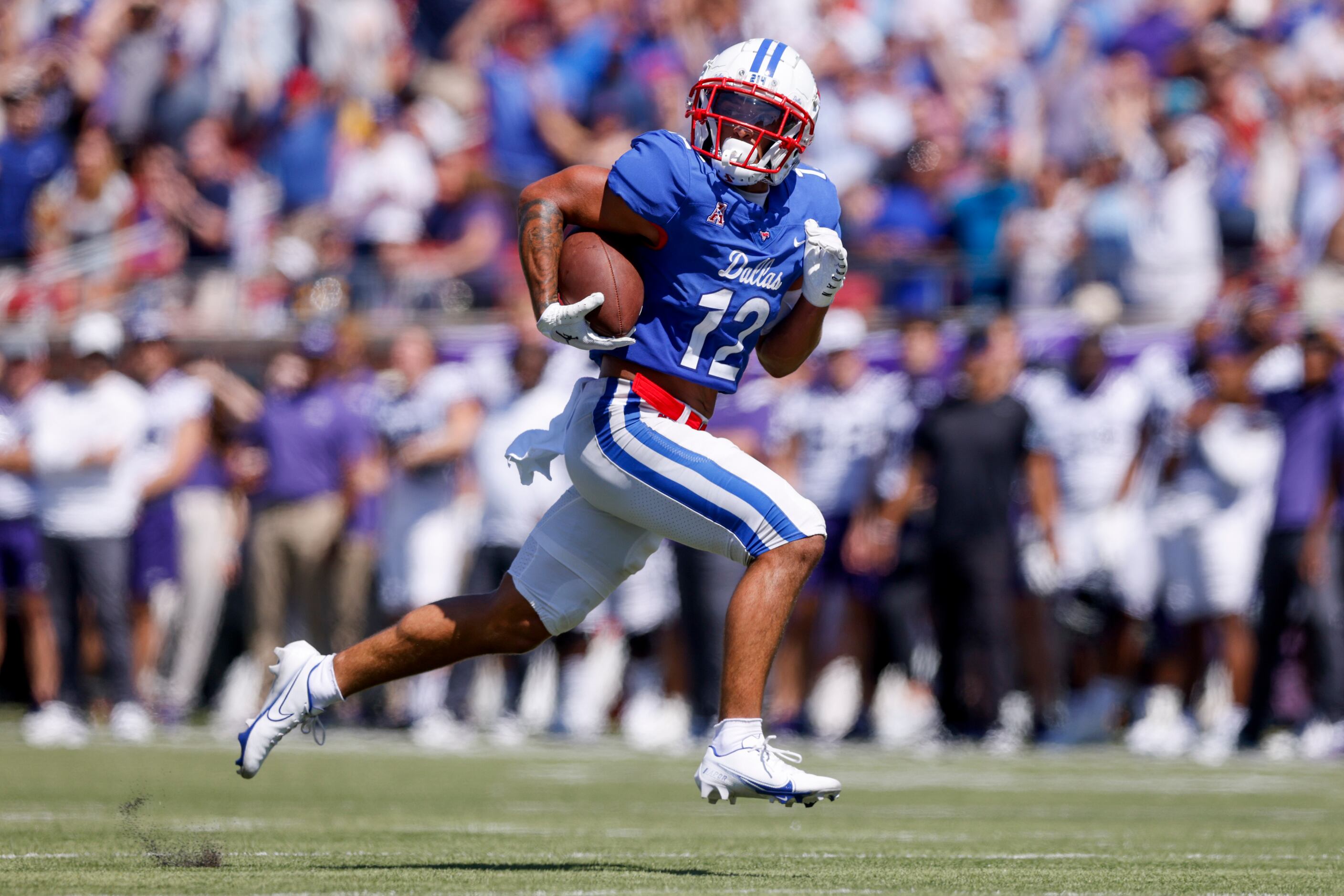 SMU wide receiver Jake Bailey (12) runs for 45 yards after a catch during the second half of...