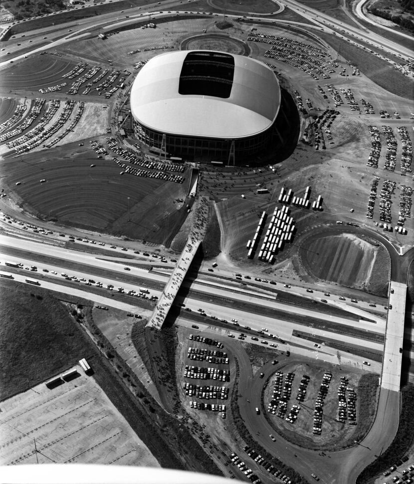 Aerial Photo of Texas Stadium during the inaugural game on Oct. 24, 1971.