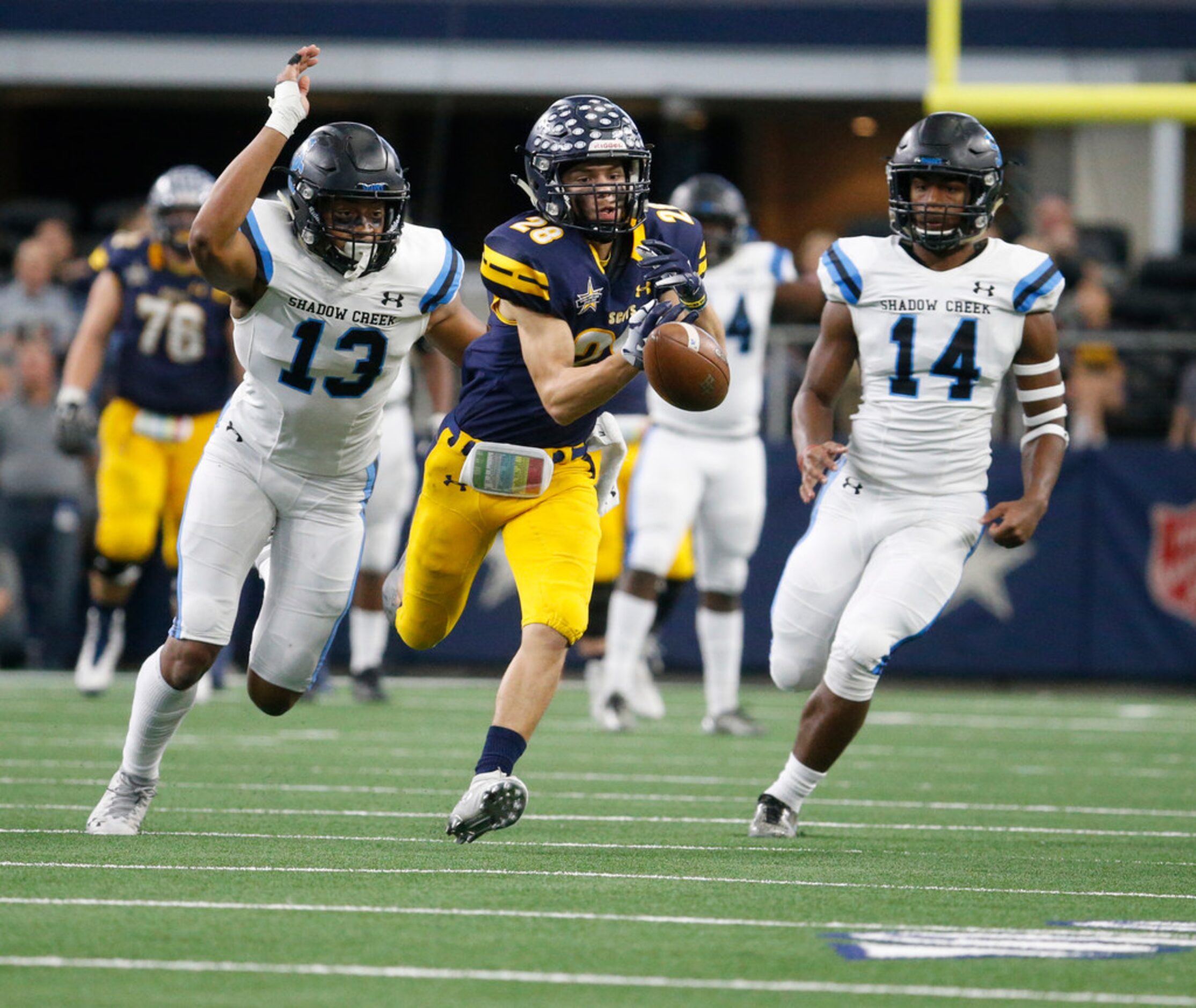 Highland Park's Avery Lewis (28) misses a pass next to Shadow Creek's Ronald Nunnery (13)...