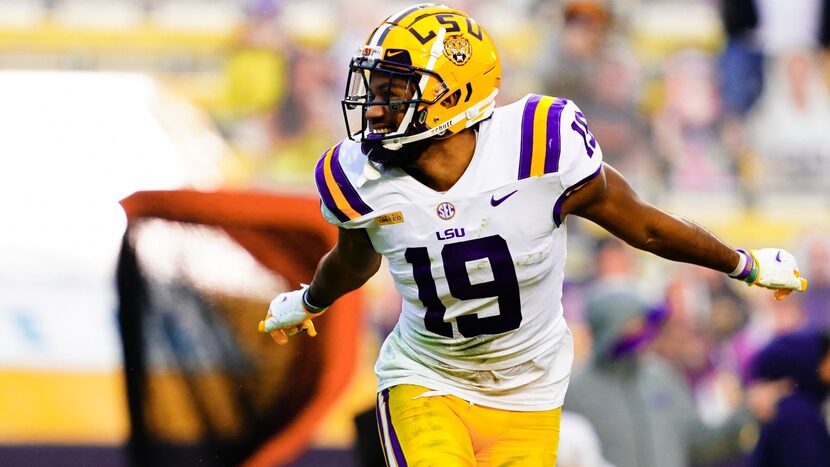 BATON ROUGE, LA - DECEMBER 19: Jabril Cox #19 of the LSU Tigers reacts after a play against...