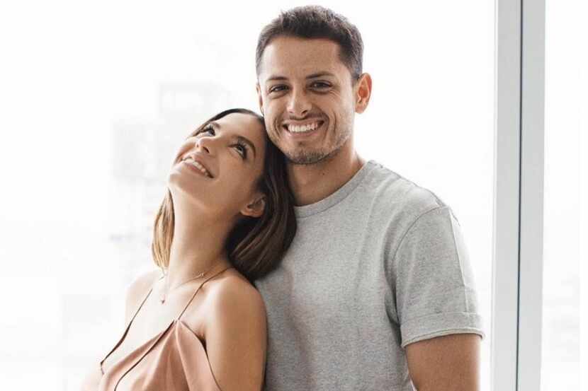 La modelo australiana Sarah Kohan y Javier "Chicharito" Hernández se casaron en secreto en...