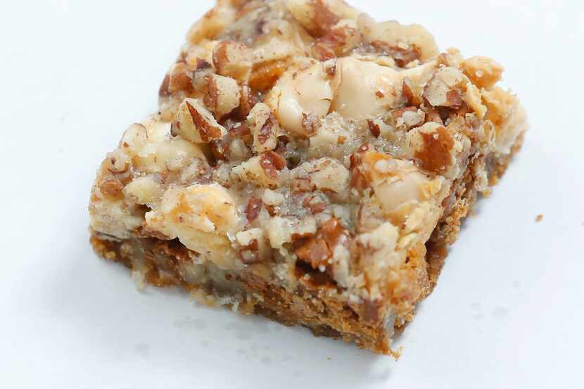 White chocolate pecan ginger bars