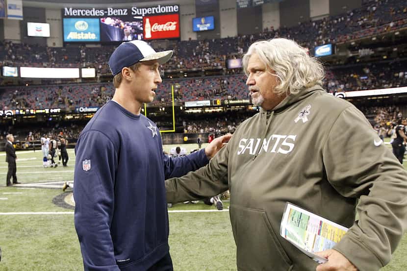 New Orleans Saints defensive coordinator Rob Ryan meets with Dallas Cowboys middle...