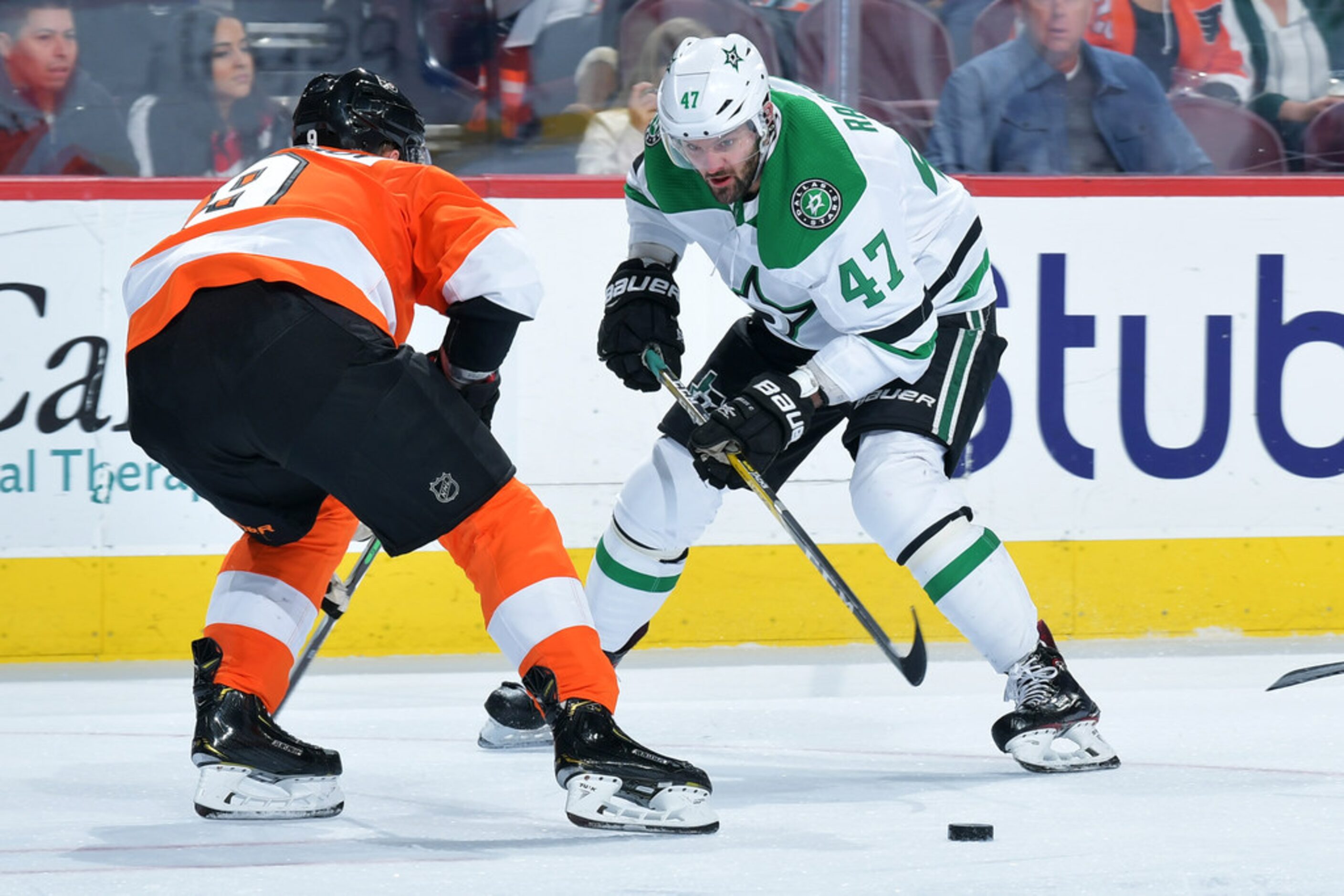 PHILADELPHIA, PENNSYLVANIA - JANUARY 10: Alexander Radulov #47 of the Dallas Stars tries to...