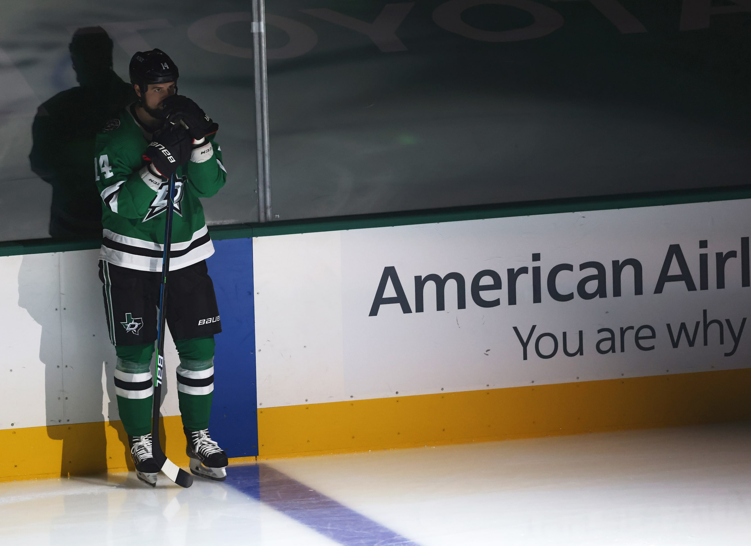 Dallas Stars left wing Jamie Benn (14) looks across the ice as the Wester Conference...