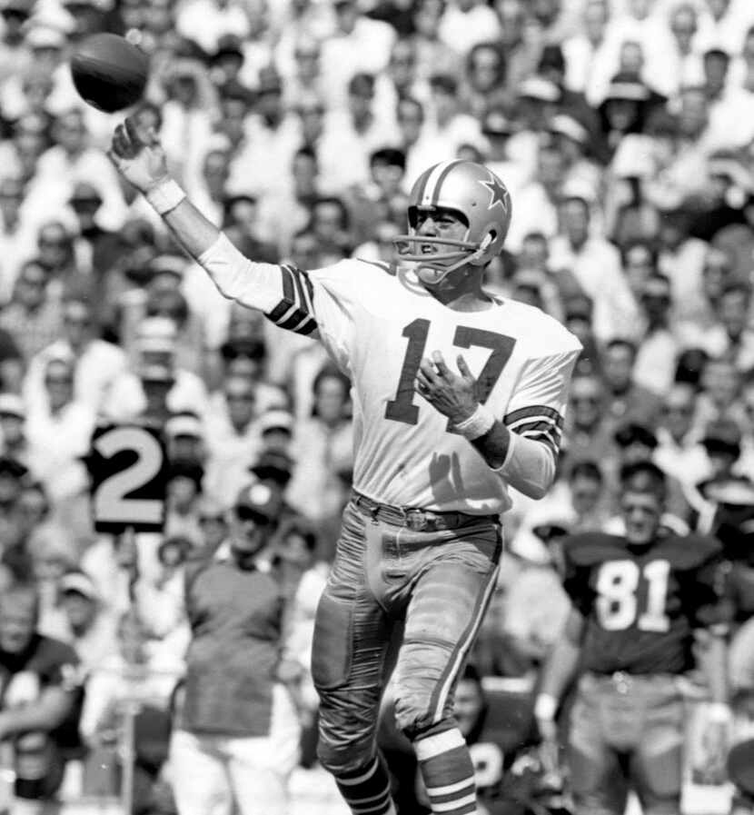 Dallas Cowboys quarterback Don Meredith throws against the Washington Redskins on Sept. 26,...