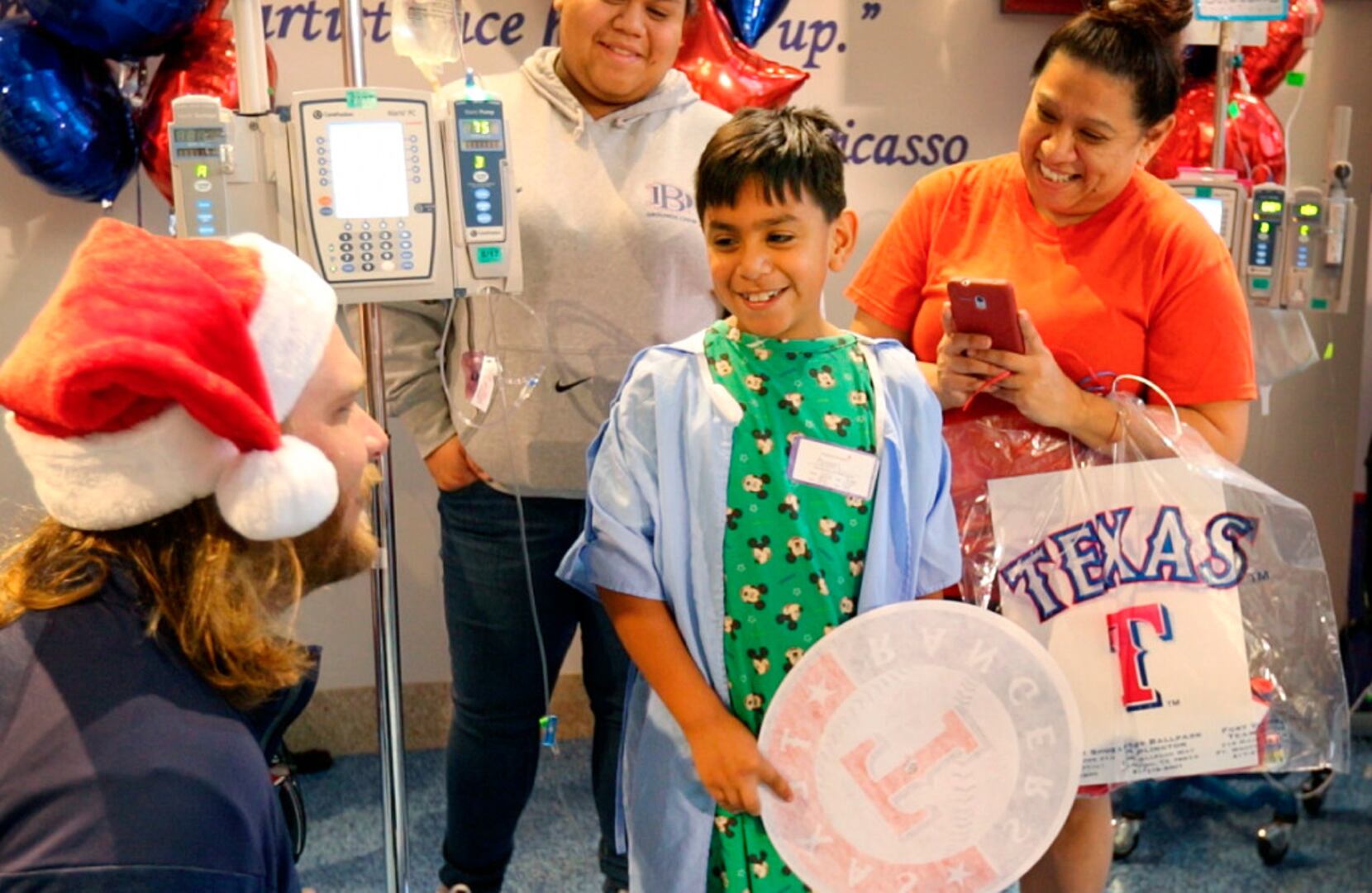 Texas Rangers mascot spreads joy to hospitalized children