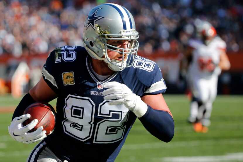 FILE - Dallas Cowboys tight end Jason Witten (82) runs the ball into the end zone for a...