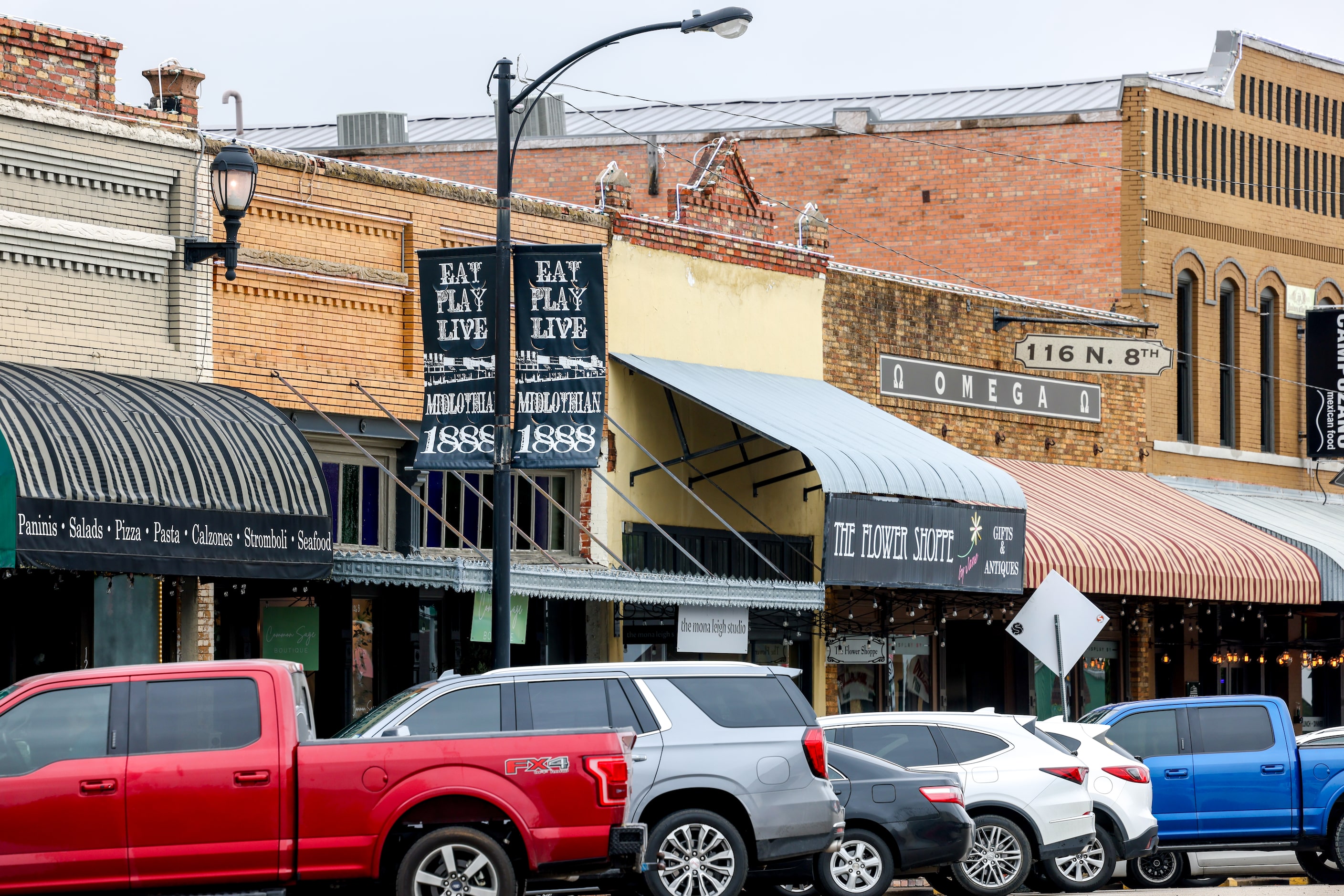 Businesses line downtown Midlothian.