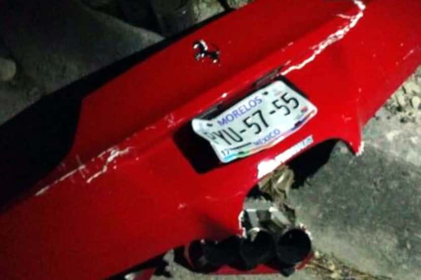 De acuerdo con medios locales, dos mujeres volcaron en el Ferrari rojo de Alberto Sentíes,...