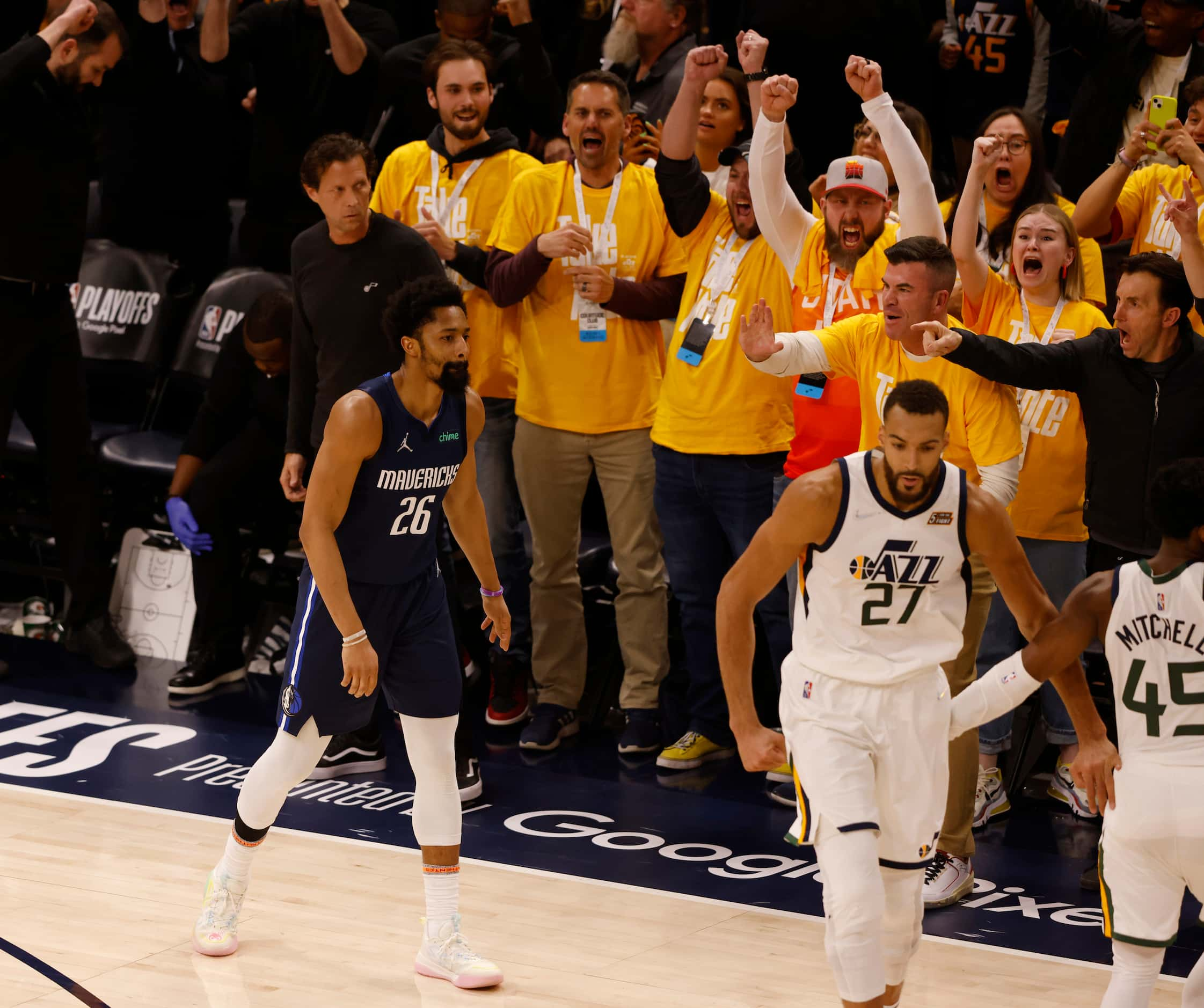 Utah Jazz fans celebrate after Dallas Mavericks guard Spencer Dinwiddie (26) misses a last...