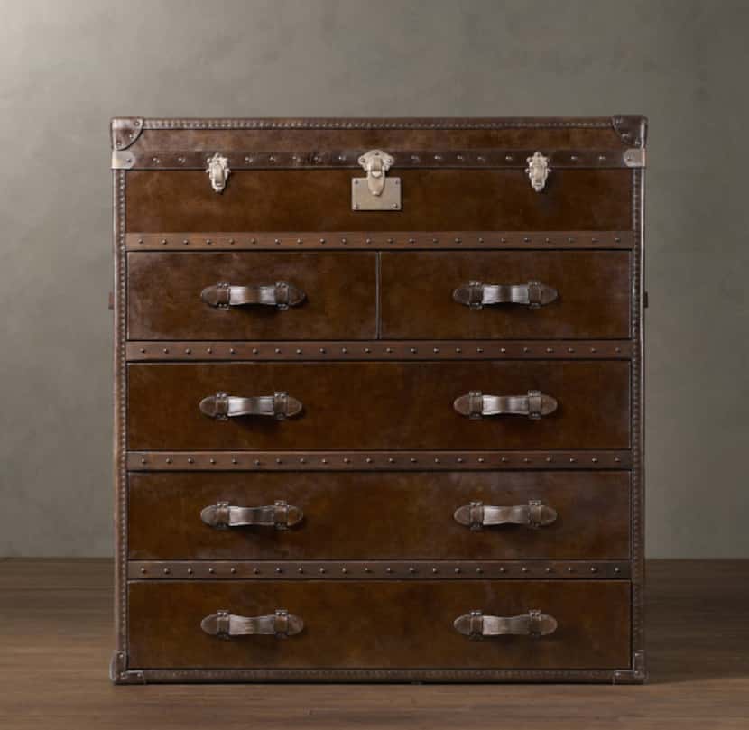 The aniline leather of the Mayfair steamer chest gets its antique look through a dying...