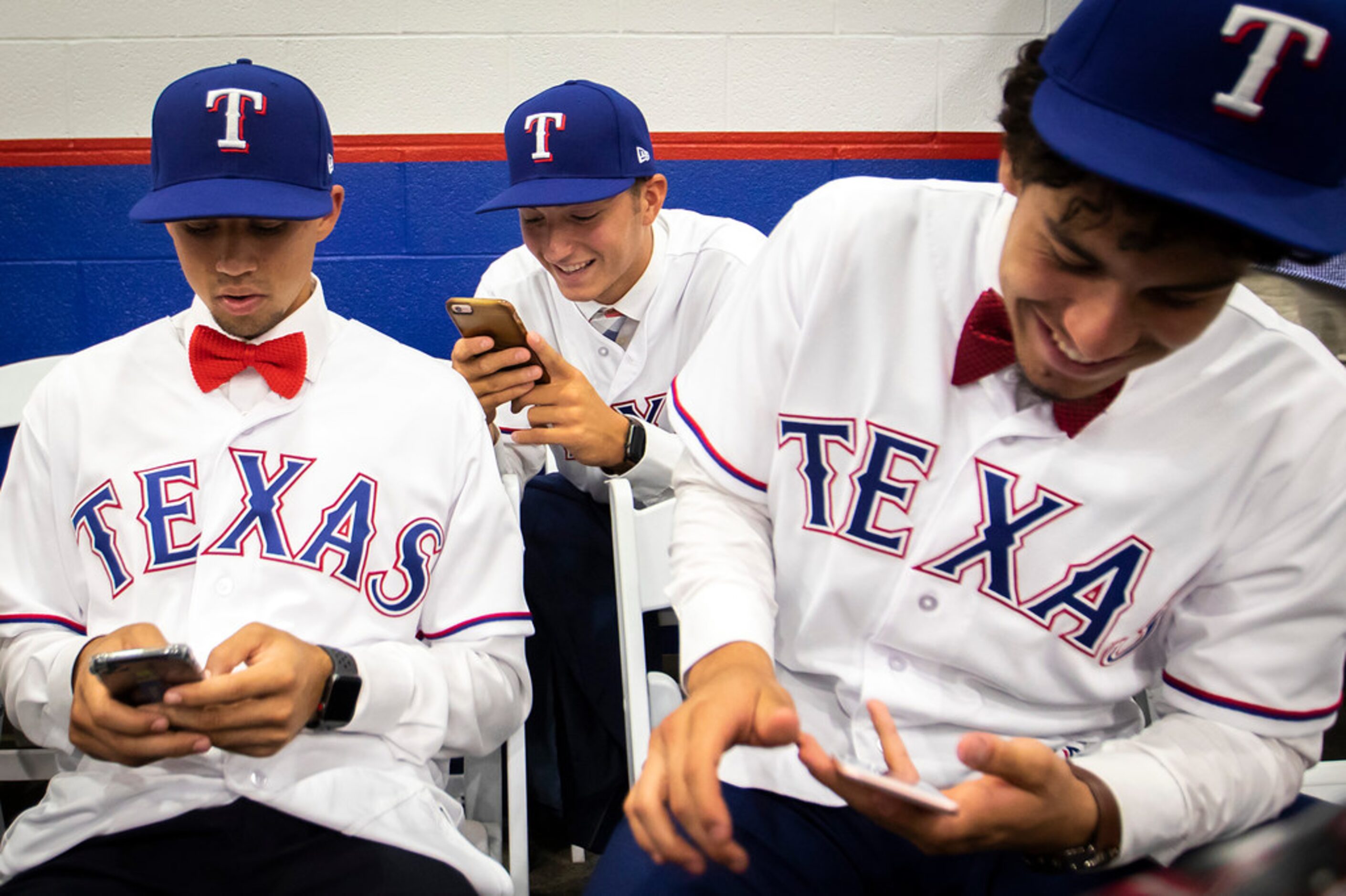 From left, Texas Rangers 5th round pick, shortstop Jayce Easley  of Sandra Day OÃConnor...