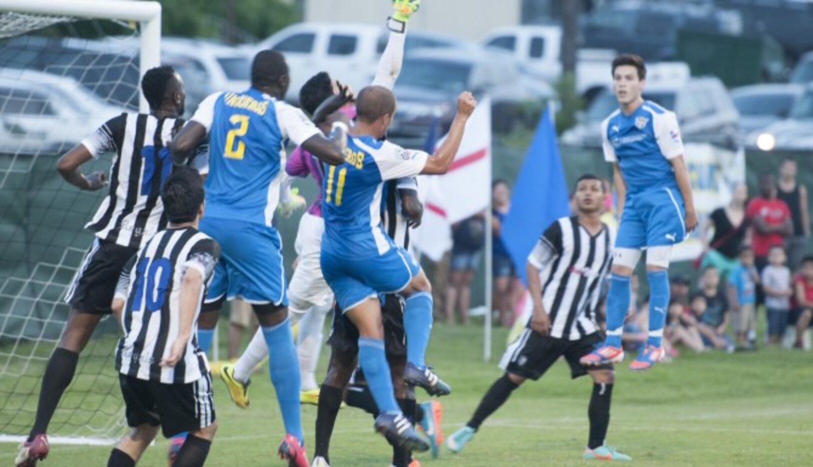 Los Vaqueros de Fort Worth igualaron 0-0 el sábado ante los Regals de Houston en su primer...