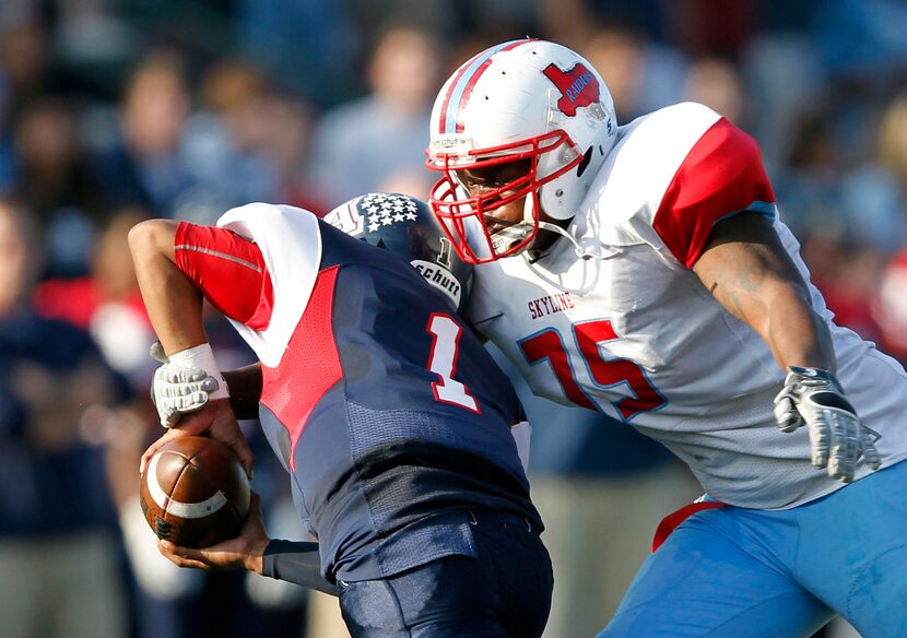 Allen's Kyler Murray (1) is tackled by Skyline's Kerrick Huggins (75) during the first half...