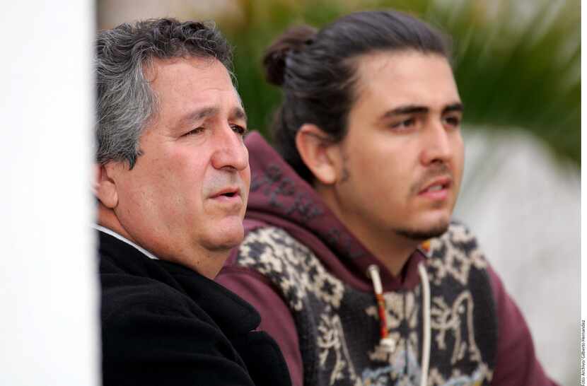 Jorge Vergara y su hijo Amaury Vergara Zatarain. Foto Agencia Reforma
