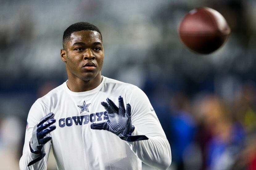 Dallas Cowboys wide receiver Amari Cooper (19) warms up before an NFL game between the...
