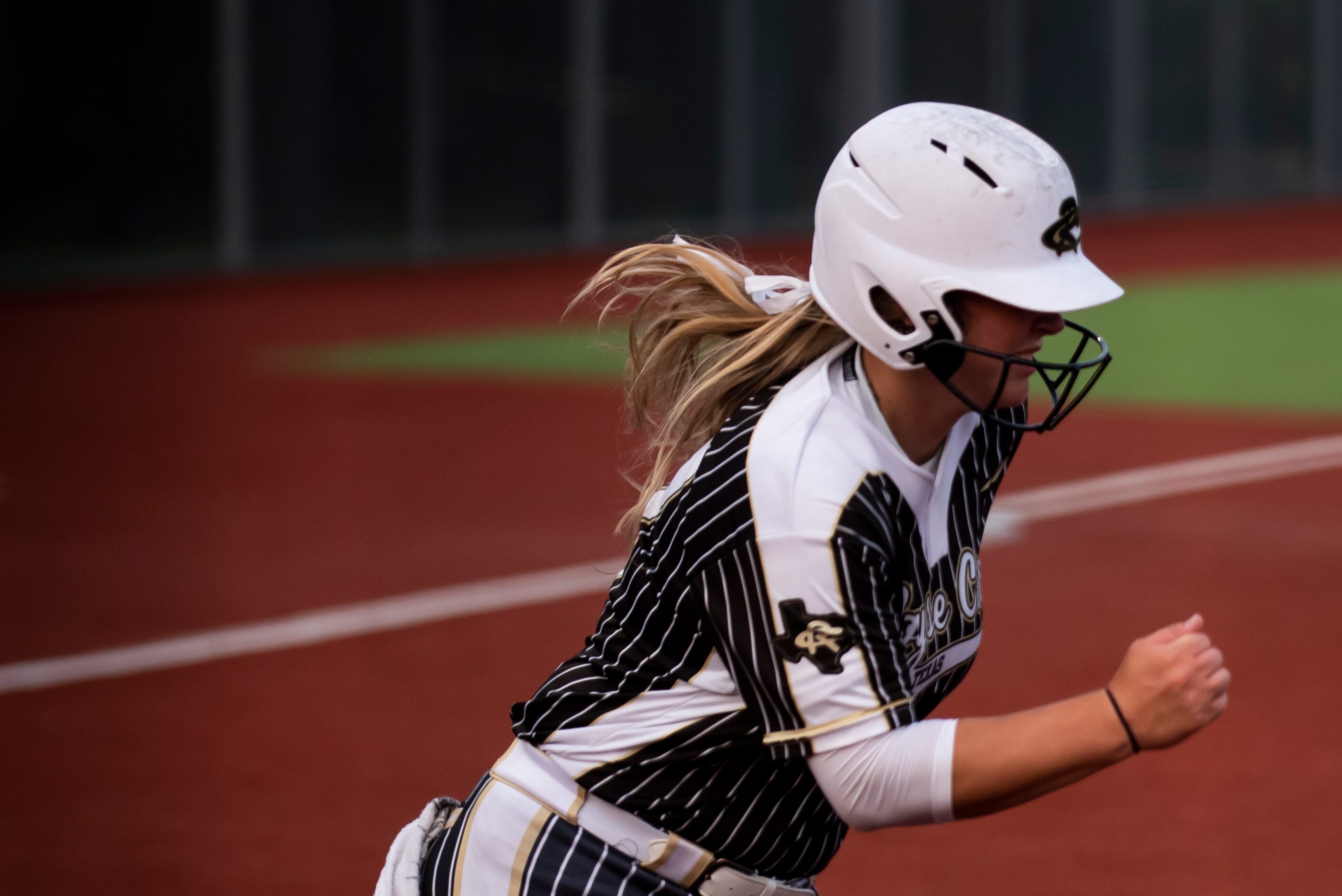 Royse City’s Jenna Joyce (17) sprints down the first base side after making contact during...