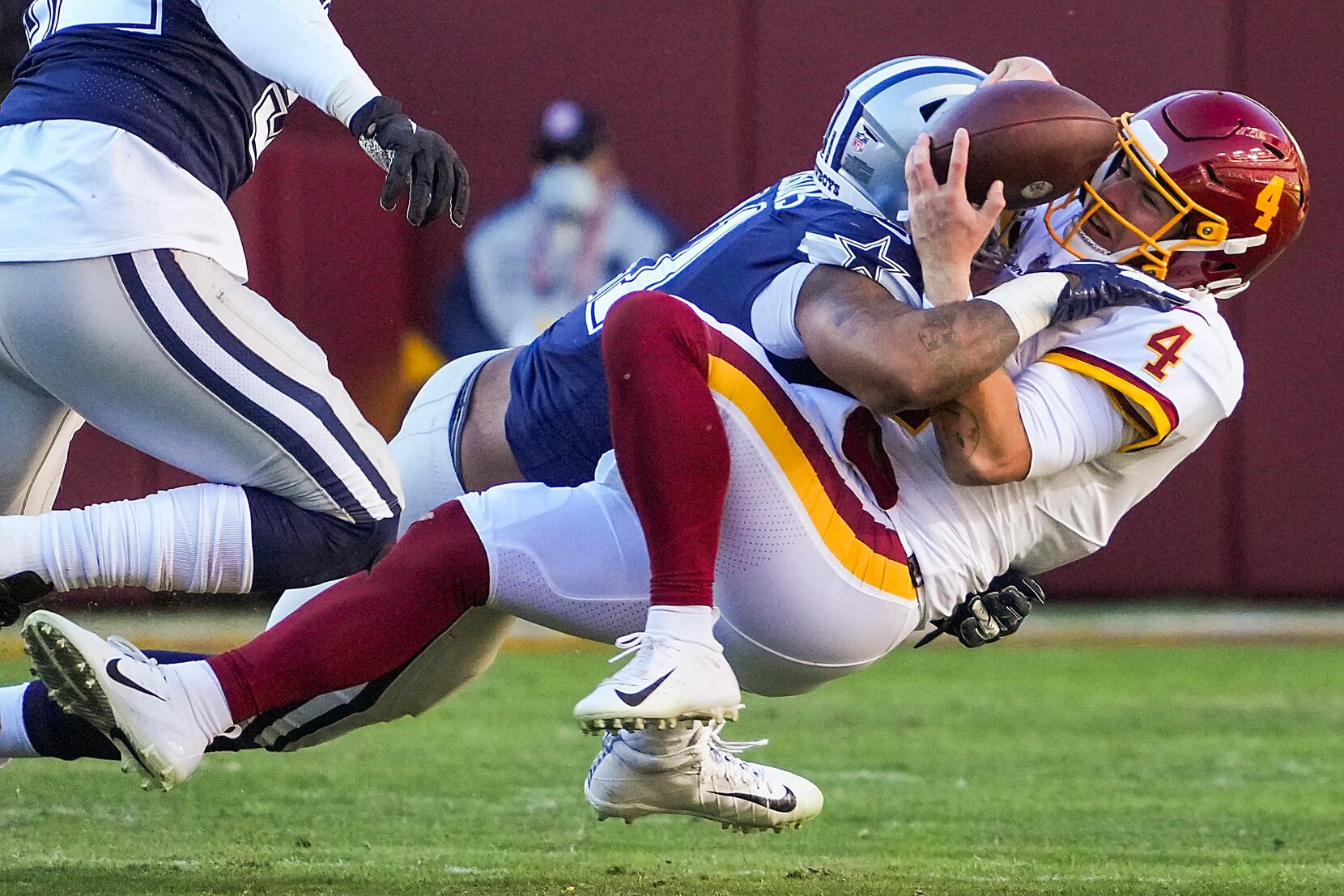 15,639 Washington Redskins V Dallas Cowboys Photos & High Res