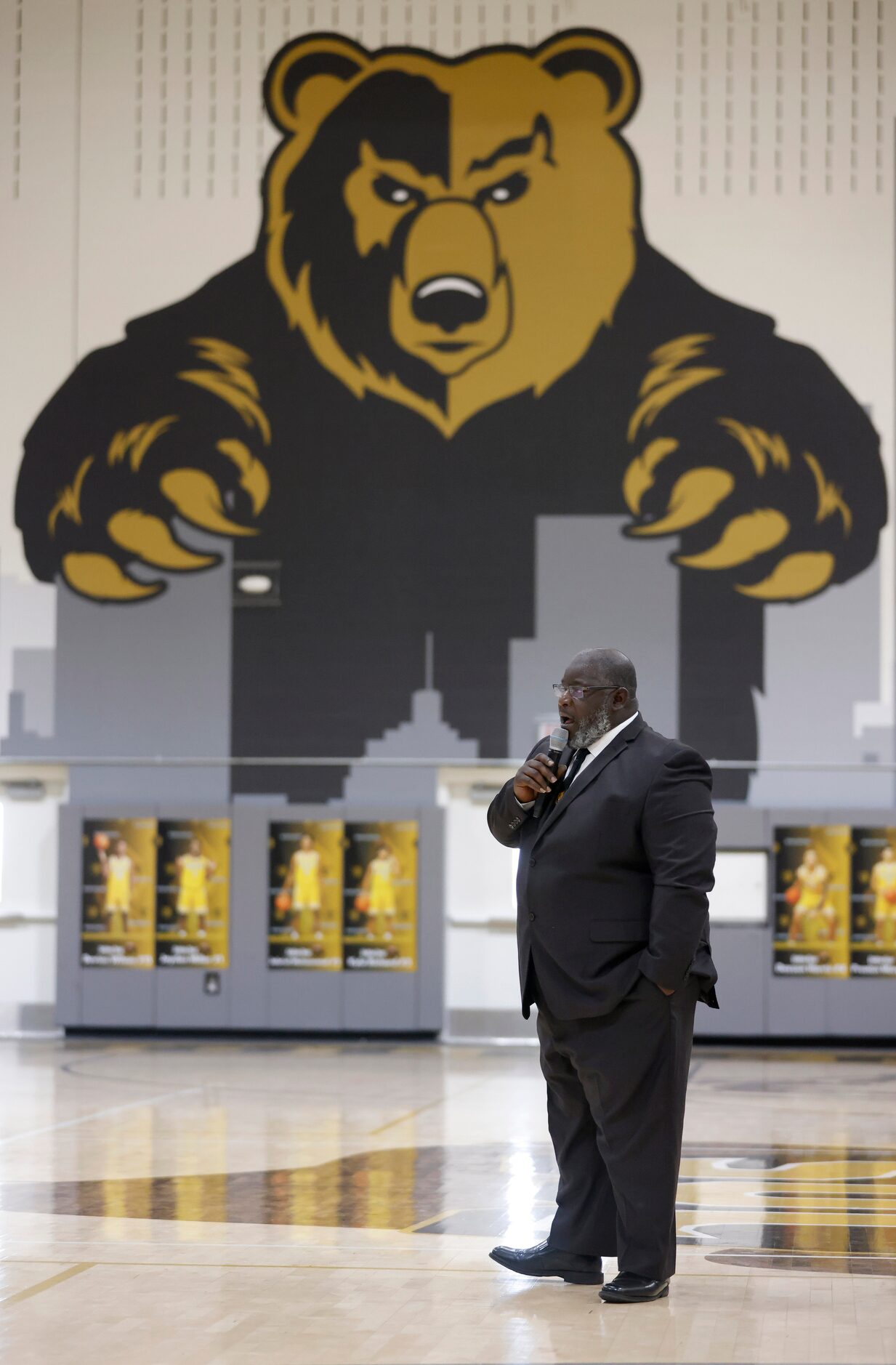 South Oak Cliff defensive line coach Michael Traylor emceed the team’s national letter of...