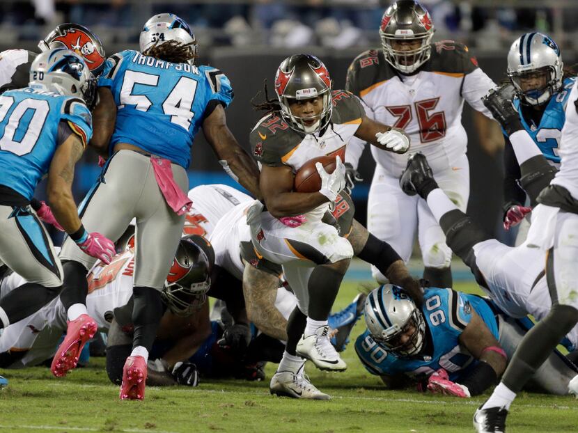 Tampa Bay Buccaneers' Jacquizz Rodgers (32) runs against the Carolina Panthers in the second...