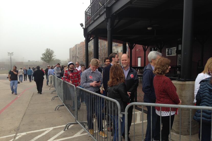  Texans lined up Monday morning outside Gilley's in Dallas for the Ted Cruz rally. (Gromer...