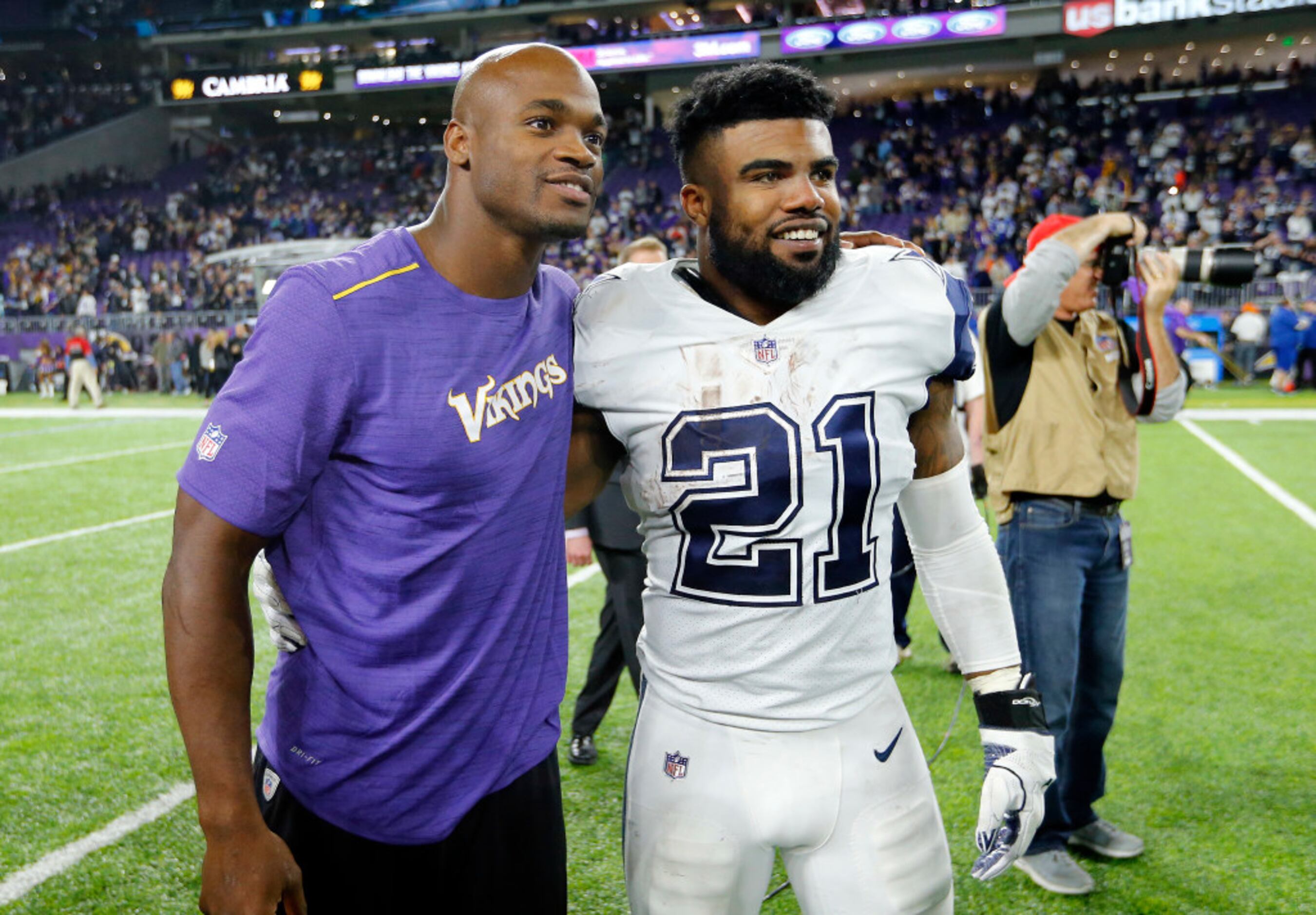 Adrian Peterson shows off new look in New Orleans Saints uniform